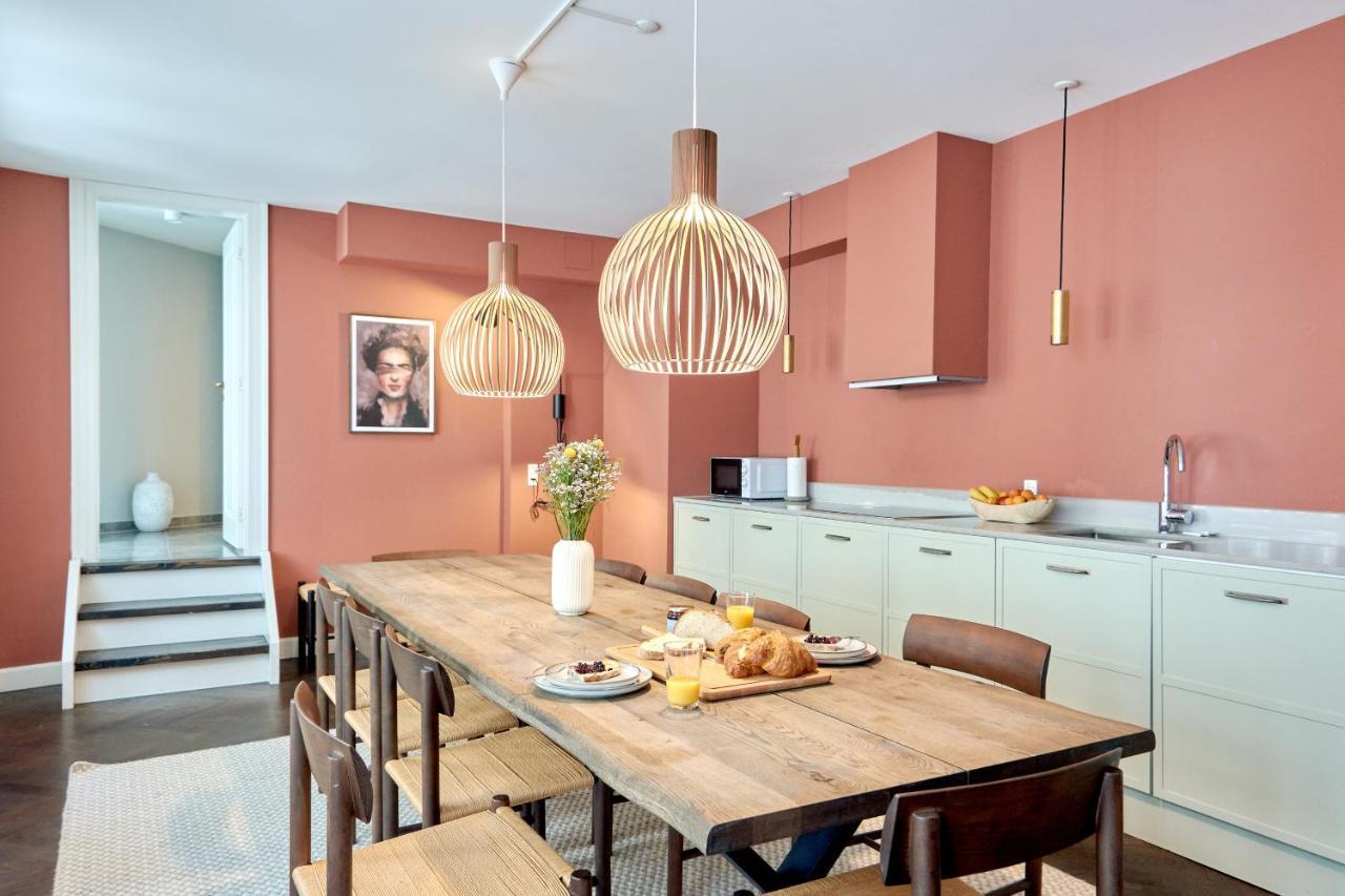 Stylish Spacious W 3br In * København